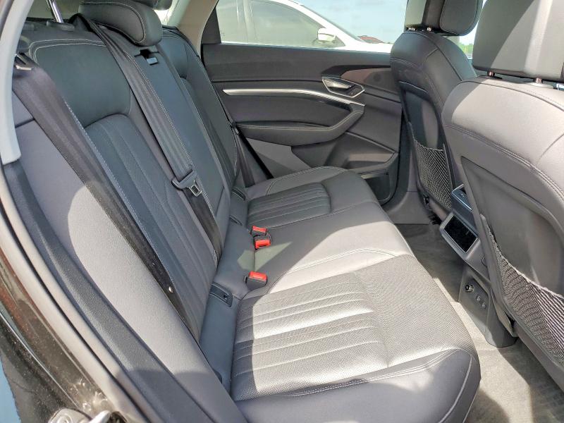 Продаж на аукціоні авто 2019 Audi E-tron, vin: WA1LAAGE1KB023001, номер лоту: 47993406