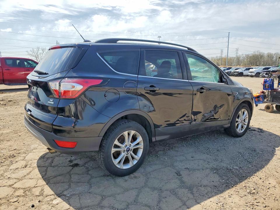 49858396 :رقم المزاد ، 1FMCU0GD5JUB09523 vin ، 2018 Ford Escape مزاد بيع