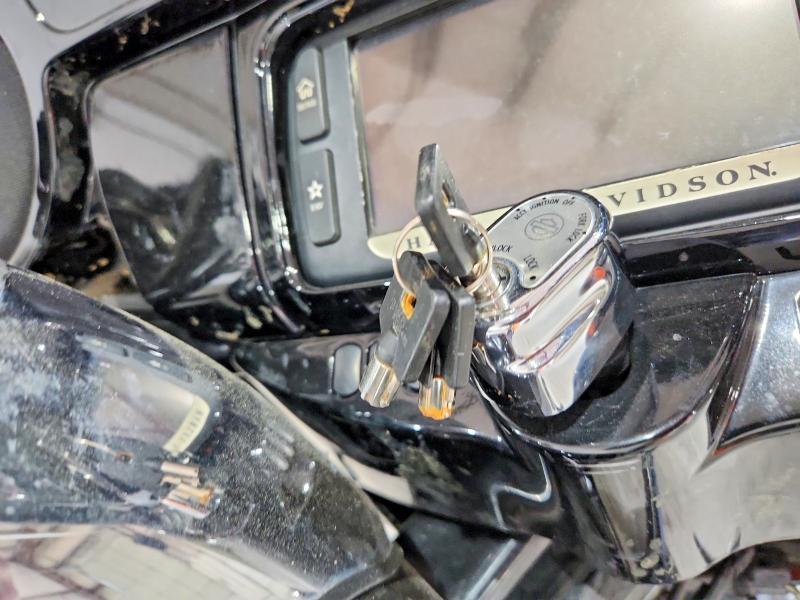 52005886 :رقم المزاد ، 1HD1KRM14GB654549 vin ، 2016 Harley Davidson Flhxs مزاد بيع