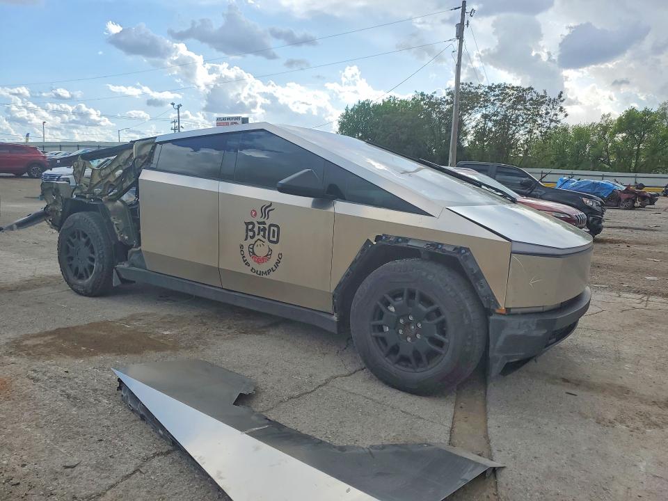 48506956 :رقم المزاد ، 7G2CEHED0RA010478 vin ، 2024 Tesla Cybertruck مزاد بيع