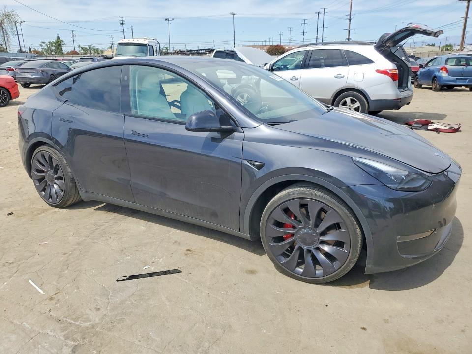 48673506 :رقم المزاد ، 7SAYGDEF0RF161677 vin ، 2024 Tesla Model Y مزاد بيع