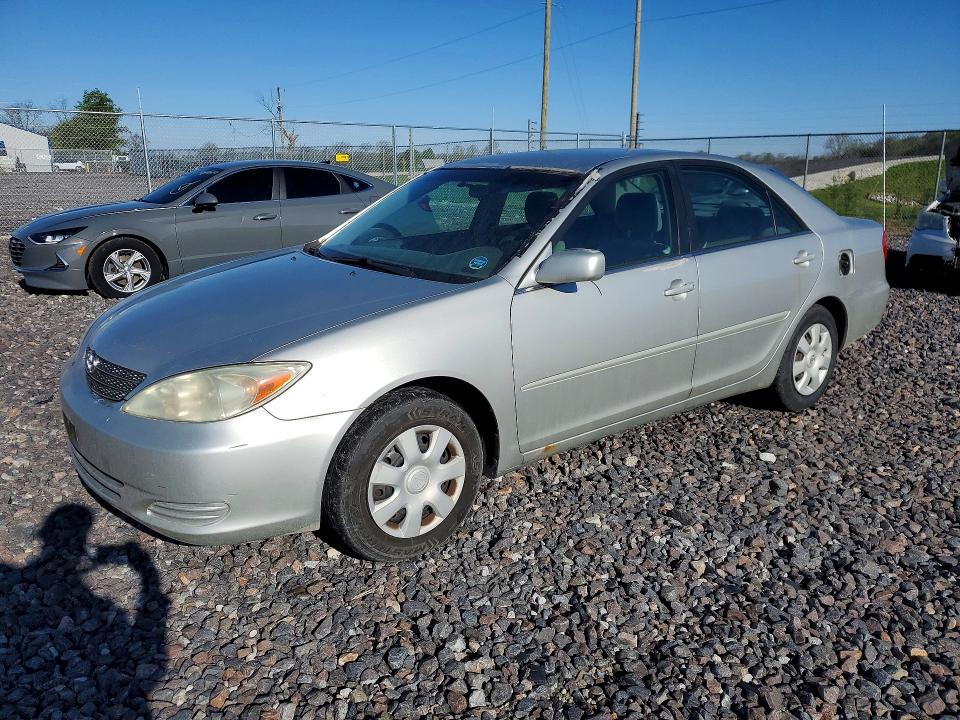 50490846 :رقم المزاد ، 4T1BE32K33U737213 vin ، 2003 Toyota Camry مزاد بيع