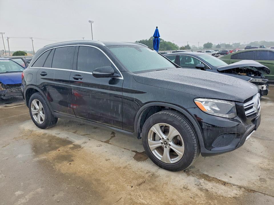 51499736 :رقم المزاد ، WDC0G4JB5HF227660 vin ، 2017 Mercedes-benz Glc مزاد بيع