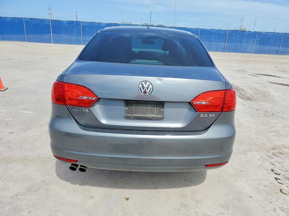 49582296 :رقم المزاد ، 3VWDP7AJ2DM395764 vin ، 2013 Volkswagen Jetta مزاد بيع