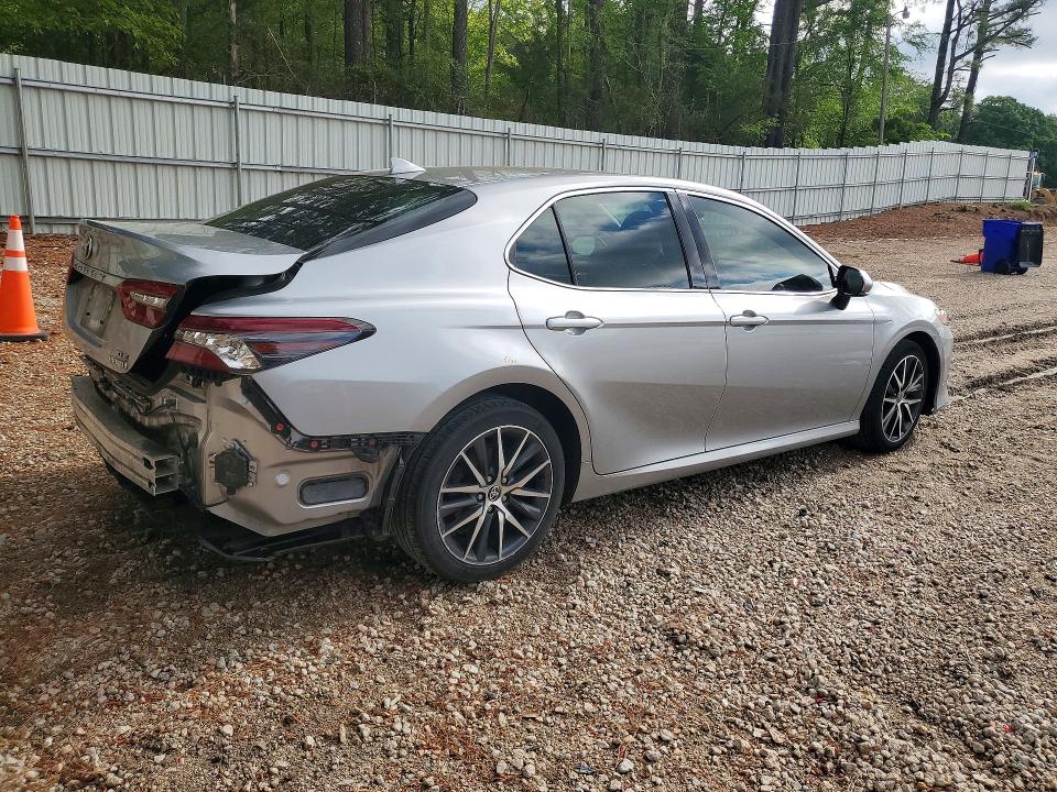 51104516 :رقم المزاد ، 4T1F31AKXNU578643 vin ، 2022 Toyota Camry مزاد بيع