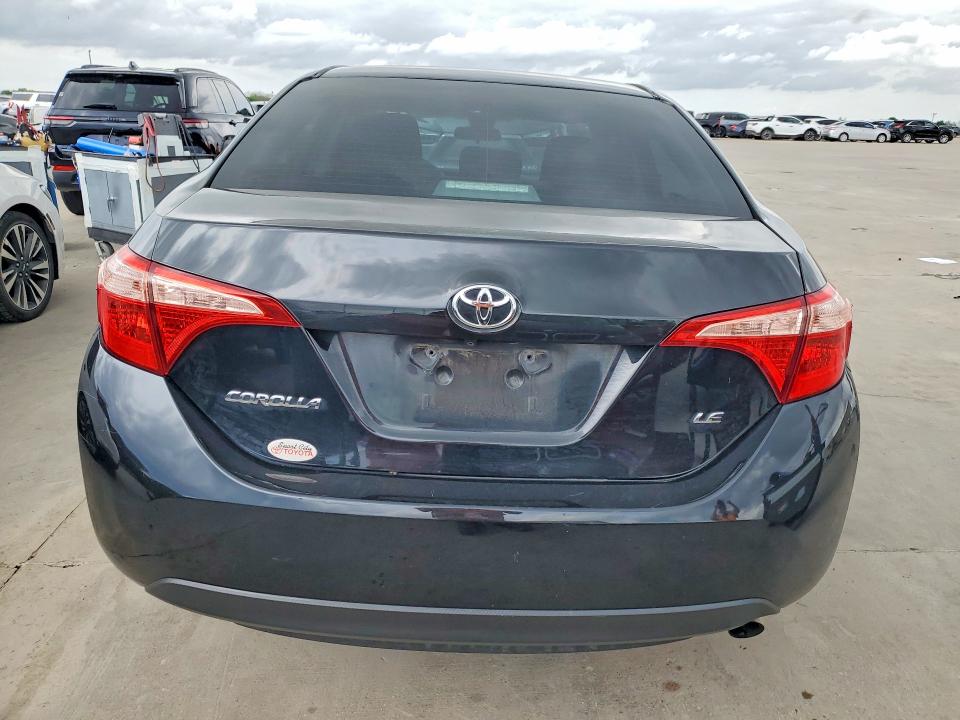 48753026 :رقم المزاد ، 5YFBURHE0JP836285 vin ، 2018 Toyota Corolla مزاد بيع
