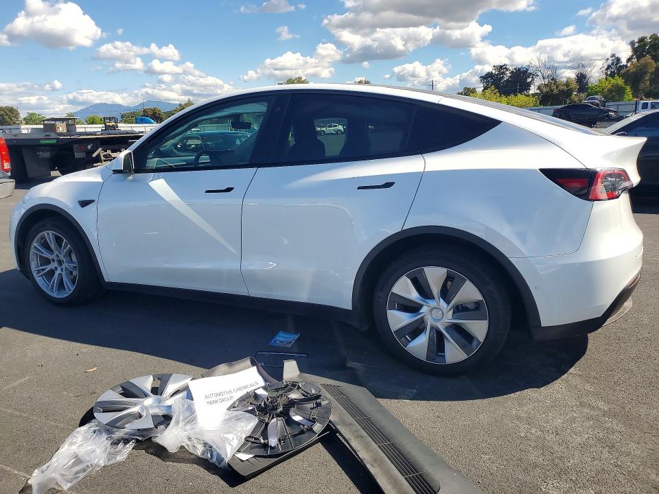 2021 Tesla Model Y მანქანა იყიდება აუქციონზე, vin: 5YJYGAEE3MF272428, აუქციონის ნომერი: 49924486