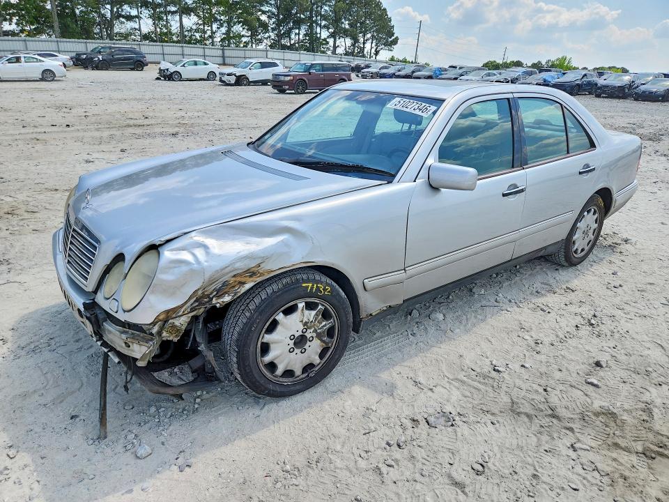 1998 Mercedes-benz E მანქანა იყიდება აუქციონზე, vin: WDBJF65F9WA585469, აუქციონის ნომერი: 51027346