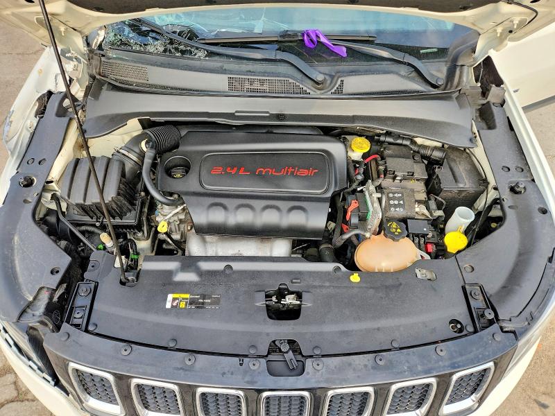 49516466 :رقم المزاد ، 3C4NJDBB9JT259017 vin ، 2018 Jeep Compass مزاد بيع