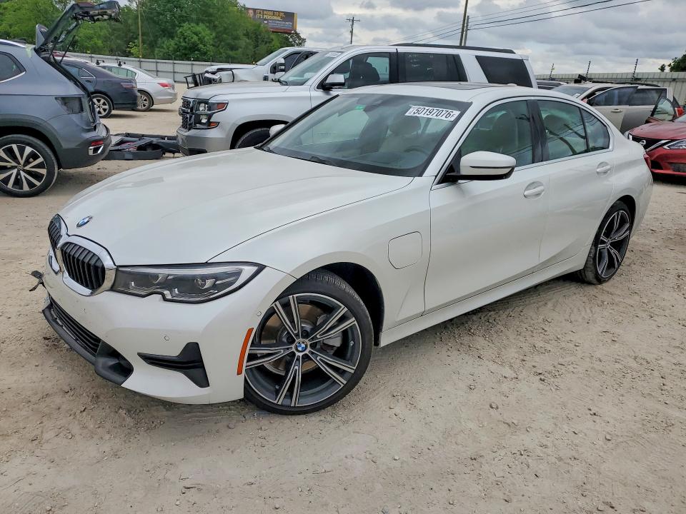50197076 :رقم المزاد ، 3MW5P7J0XM8B52448 vin ، 2021 Bmw 330e مزاد بيع