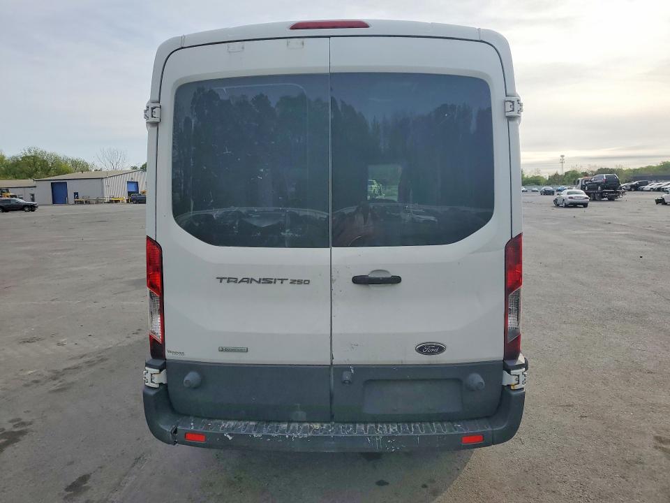 60706816 :رقم المزاد ، 1FTYR2CG3GKA11005 vin ، 2016 Ford Transit مزاد بيع