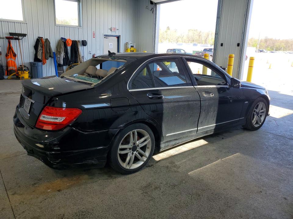 2012 Mercedes-benz C მანქანა იყიდება აუქციონზე, vin: WDDGF4HB0CR234736, აუქციონის ნომერი: 50750246