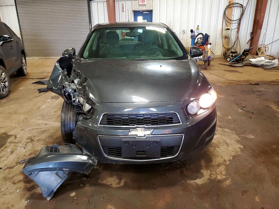 49400816 :رقم المزاد ، 1G1JA5SH3G4110747 vin ، 2016 Chevrolet Sonic مزاد بيع