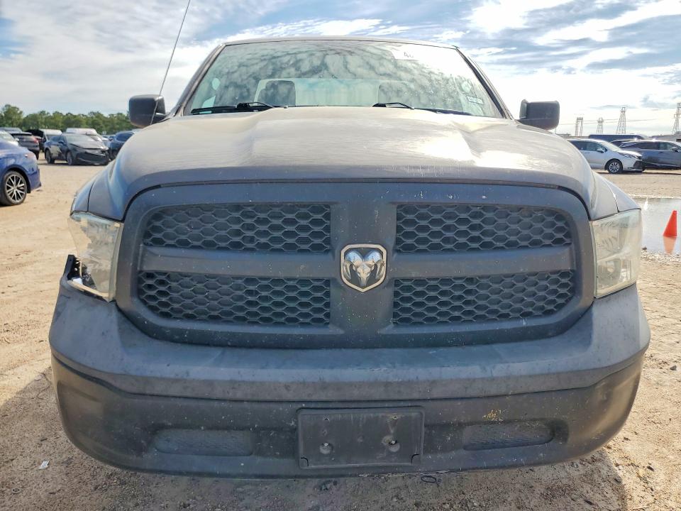 48585416 :رقم المزاد ، 1C6RR6FG9JS330477 vin ، 2018 Ram 1500 مزاد بيع