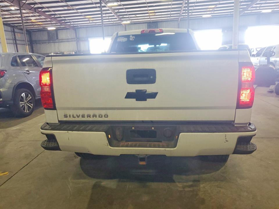 51425146 :رقم المزاد ، 1GCRCNEH5JZ320356 vin ، 2018 Chevrolet Silverado مزاد بيع