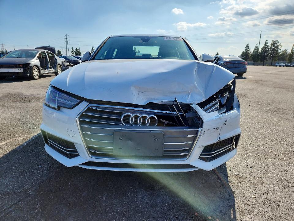 48015906 :رقم المزاد ، WAUKMAF4XJA210403 vin ، 2018 Audi A4 مزاد بيع