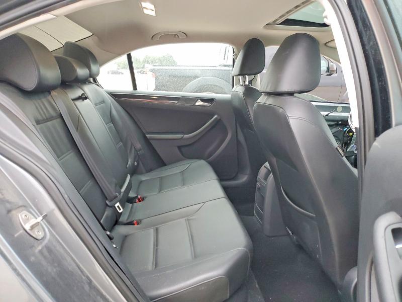 49747316 :رقم المزاد ، 3VWL17AJ4HM235095 vin ، 2017 Volkswagen Jetta مزاد بيع