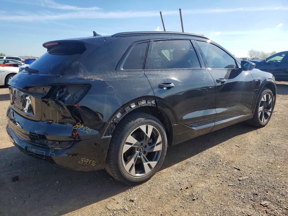 Продажа на аукционе авто 2021 Audi E-tron, vin: WA1AAAGE6MB024011, номер лота: 49447356