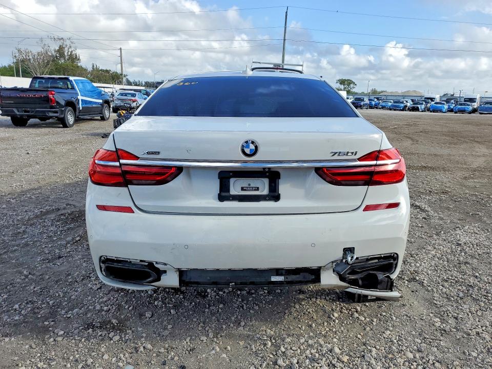 2017 Bmw 750 მანქანა იყიდება აუქციონზე, vin: WBA7F2C53HG421985, აუქციონის ნომერი: 48808776