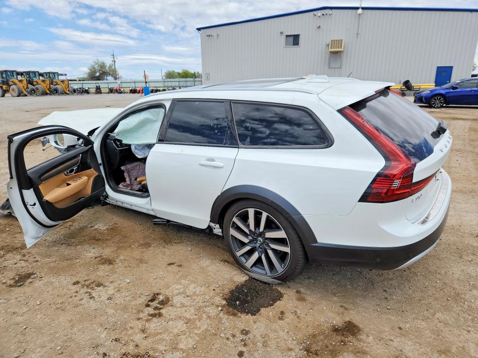 2026 Volvo V90 Cross Country მანქანა იყიდება აუქციონზე, vin: YV4062NLXT1205740, აუქციონის ნომერი: 52177636