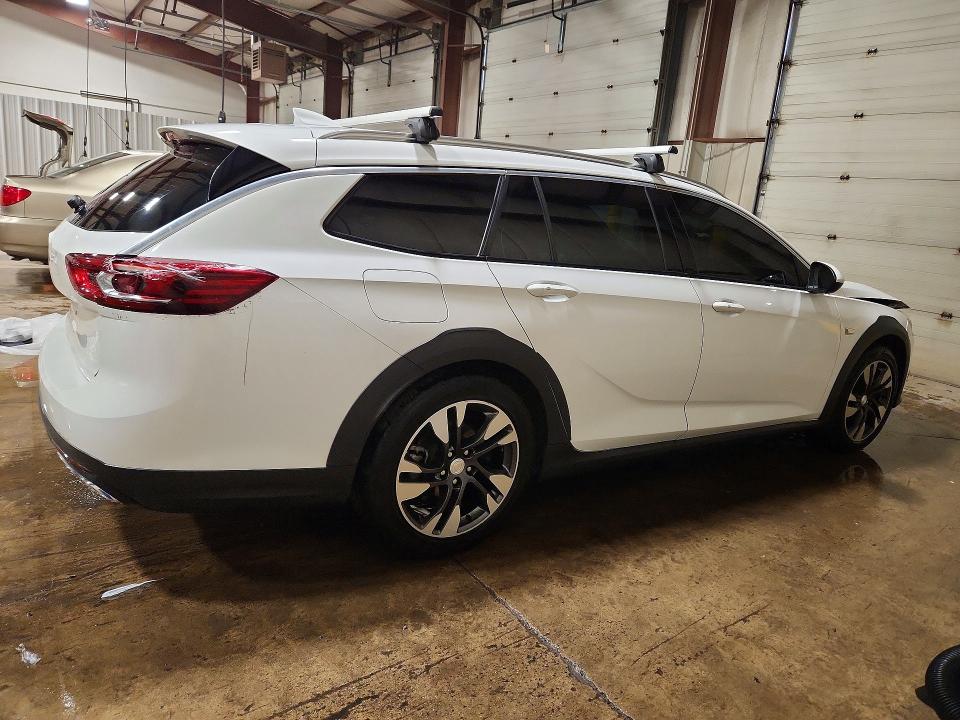 2018 Buick Regal Tourx მანქანა იყიდება აუქციონზე, vin: W04GU8SX7J1160684, აუქციონის ნომერი: 51436726