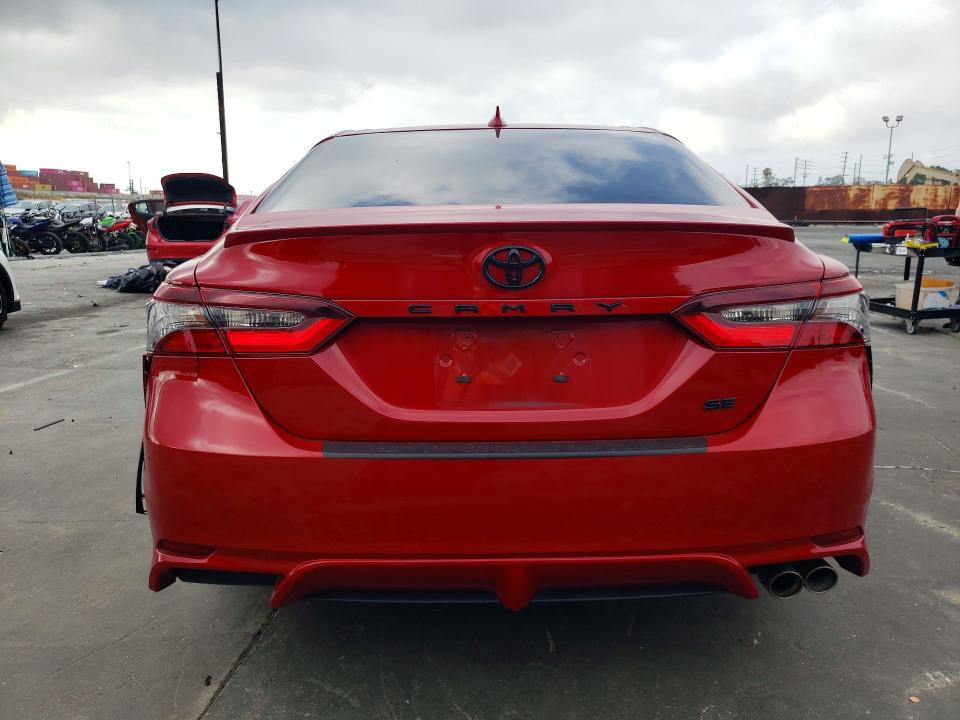 52070896 :رقم المزاد ، 4T1T11AK0NU041157 vin ، 2022 Toyota Camry مزاد بيع