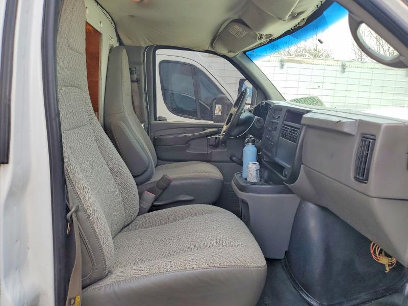 49235186 :رقم المزاد ، 1GBJG31U851233133 vin ، 2005 Chevrolet Express G3500 مزاد بيع