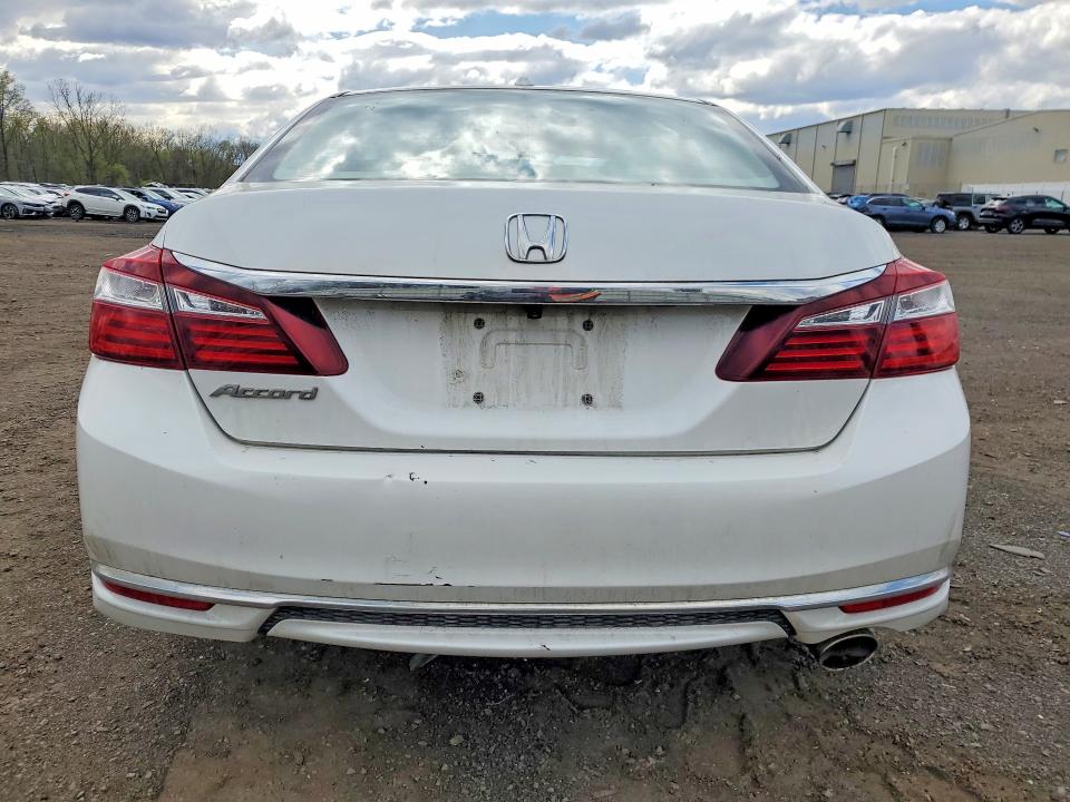 50712096 :رقم المزاد ، 1HGCR2F7XGA012889 vin ، 2016 Honda Accord مزاد بيع