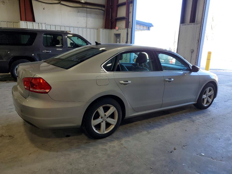 51189936 :رقم المزاد ، 1VWBP7A36CC048317 vin ، 2012 Volkswagen Passat مزاد بيع