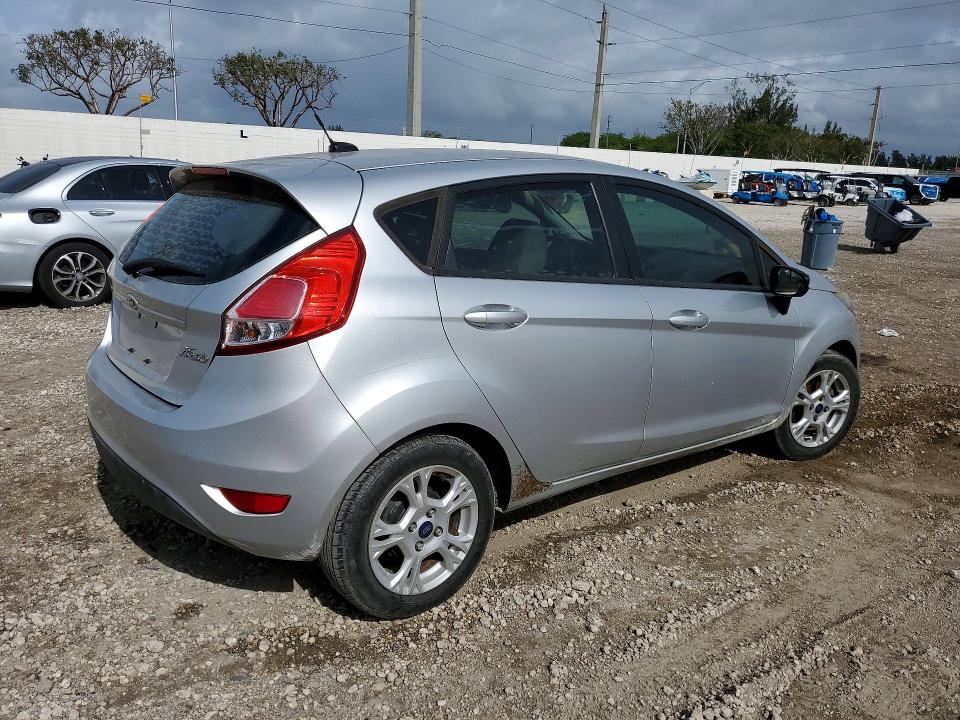 48673256 :رقم المزاد ، 3FADP4EJ2FM200850 vin ، 2015 Ford Fiesta مزاد بيع