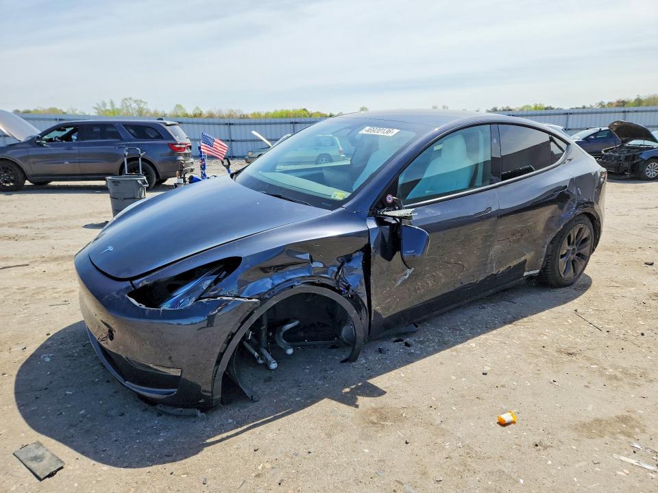 Продаж на аукціоні авто 2025 Tesla Model Y, vin: 7SAYGDED8SF247078, номер лоту: 48920136