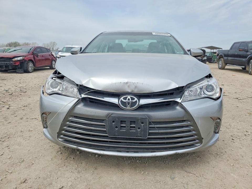 48865326 :رقم المزاد ، 4T1BF1FK0HU728942 vin ، 2017 Toyota Camry مزاد بيع