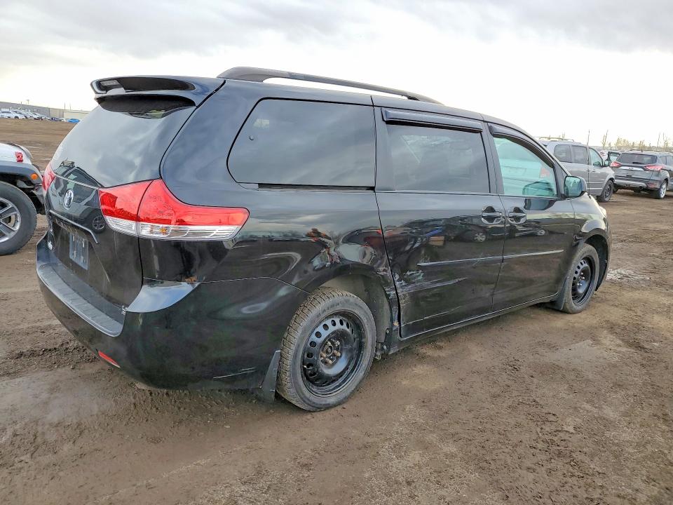 49763246 :رقم المزاد ، 5TDJK3DC2ES089515 vin ، 2014 Toyota Sienna مزاد بيع