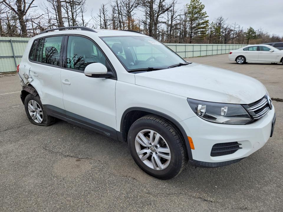 Продажа на аукционе авто 2017 Volkswagen Tiguan, vin: WVGBV7AXXHK000131, номер лота: 51940776