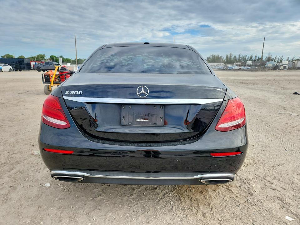 Aukcja sprzedaży 2018 Mercedes-benz E, vin: WDDZF4JB7JA372272, numer aukcji: 51026856