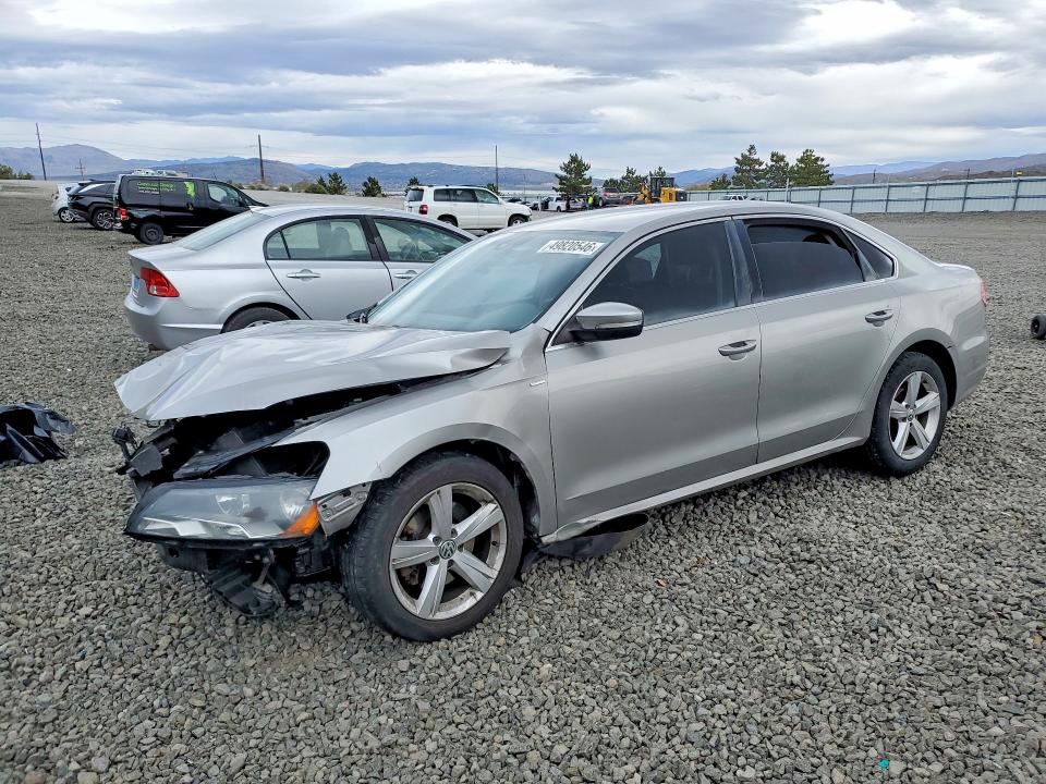 2014 Volkswagen Passat მანქანა იყიდება აუქციონზე, vin: 1VWAS7A3XEC044929, აუქციონის ნომერი: 49820546