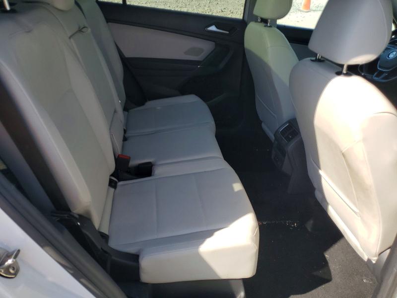 Продаж на аукціоні авто 2018 Volkswagen Tiguan, vin: 3VV2B7AX1JM138847, номер лоту: 49843186