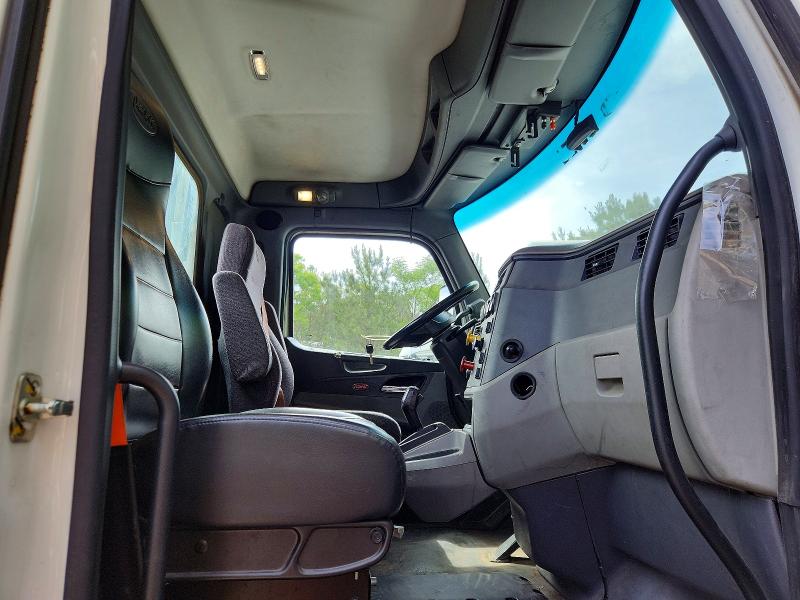 Продаж на аукціоні авто 2017 Peterbilt 579, vin: 1XPBA48X0HD428846, номер лоту: 50613956