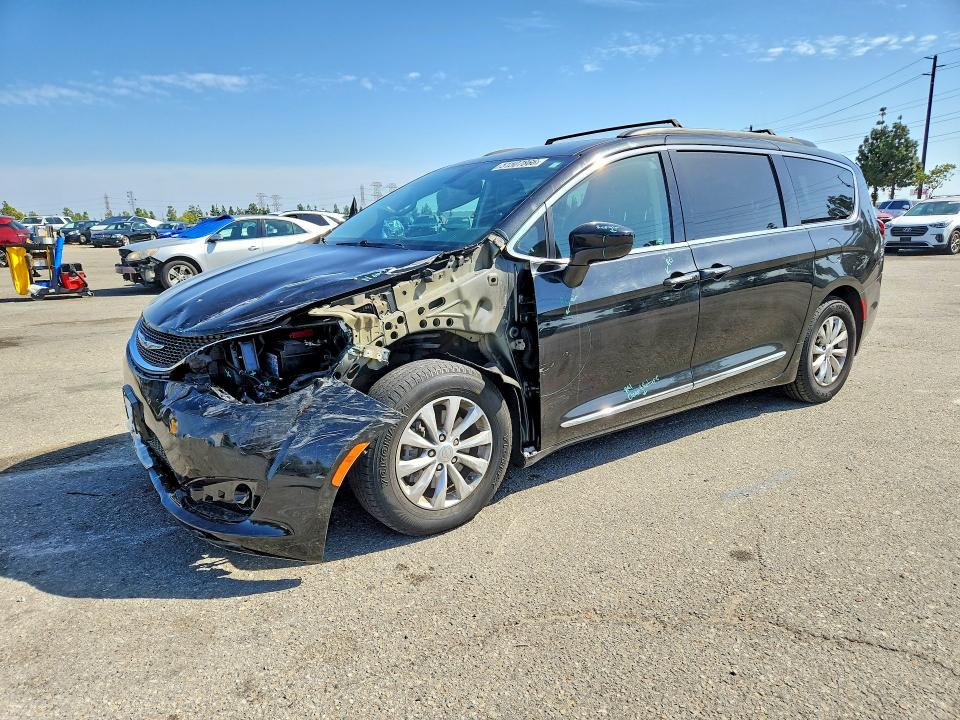 Продажа на аукционе авто 2017 Chrysler Pacifica, vin: 2C4RC1BG6HR815898, номер лота: 51507866
