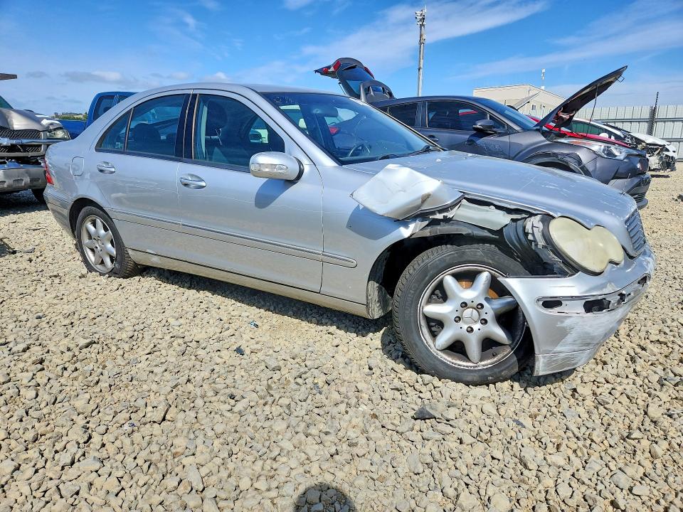 2001 Mercedes-benz C მანქანა იყიდება აუქციონზე, vin: WDBRF64JX1F094414, აუქციონის ნომერი: 50975016