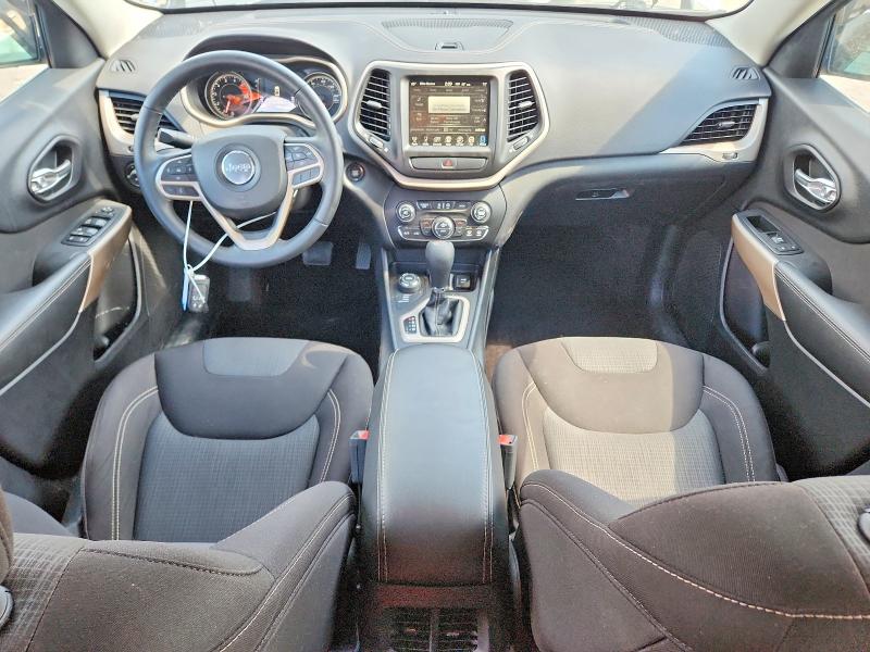 50143136 :رقم المزاد ، 1C4PJMCS8HW568375 vin ، 2017 Jeep Cherokee مزاد بيع