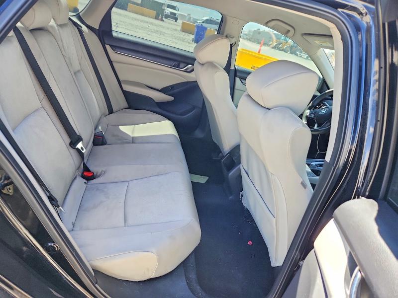 50481666 :رقم المزاد ، 1HGCV1F13JA199305 vin ، 2018 Honda Accord مزاد بيع