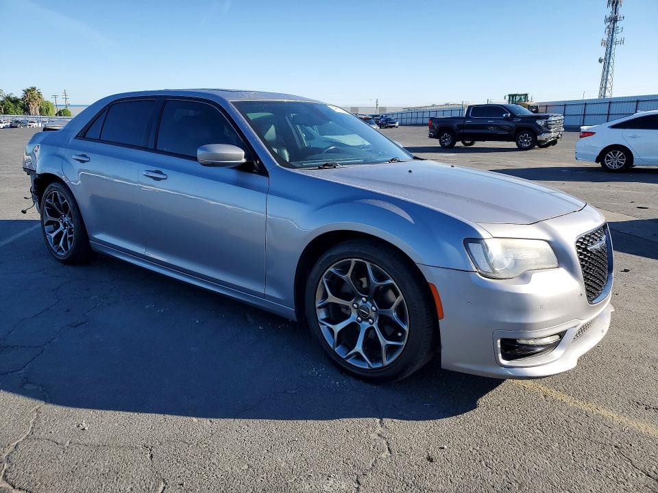 Продажа на аукционе авто 2018 Chrysler 300, vin: 2C3CCABG5JH137246, номер лота: 49820926