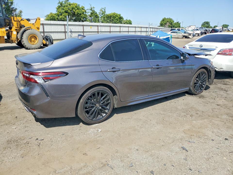 50199606 :رقم المزاد ، 4T1K61AK9NU621374 vin ، 2022 Toyota Camry مزاد بيع