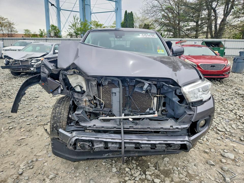 51514796 :رقم المزاد ، 3TYCZ5AN1MT021635 vin ، 2021 Toyota Tacoma مزاد بيع