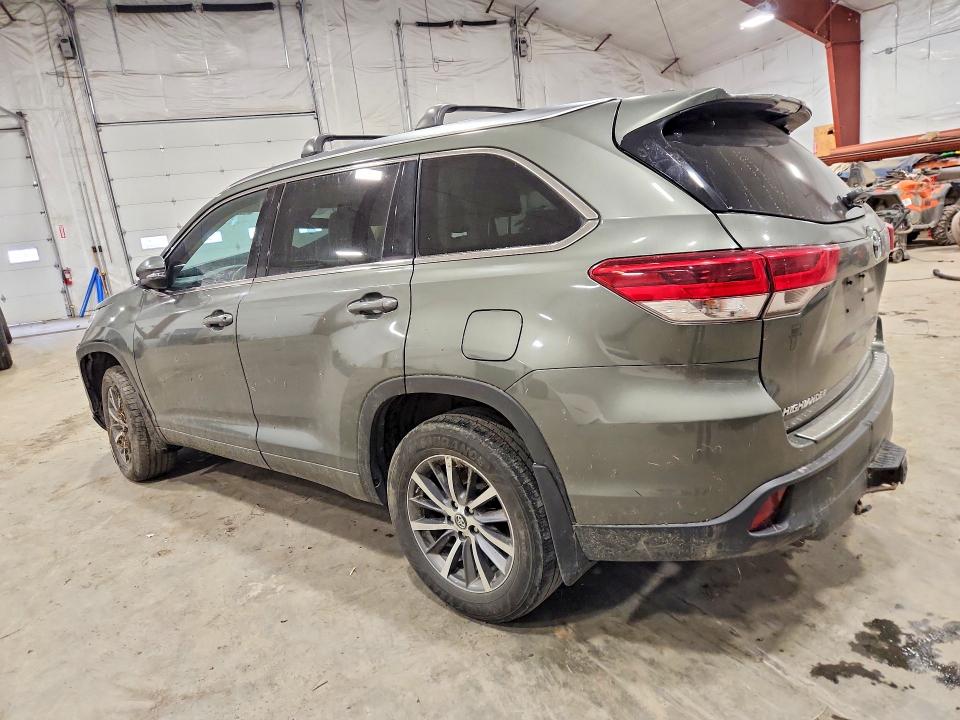 2017 Toyota Highlander მანქანა იყიდება აუქციონზე, vin: 5TDJZRFH0HS379098, აუქციონის ნომერი: 48583036
