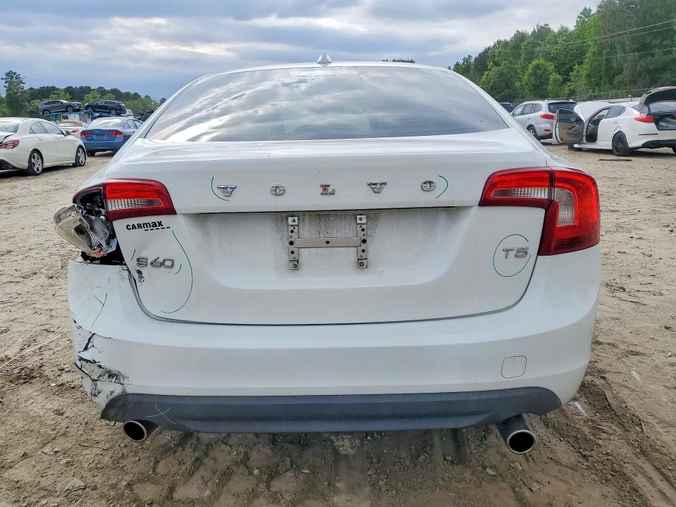 2013 Volvo S60 მანქანა იყიდება აუქციონზე, vin: YV1612FS1D1226585, აუქციონის ნომერი: 51321596