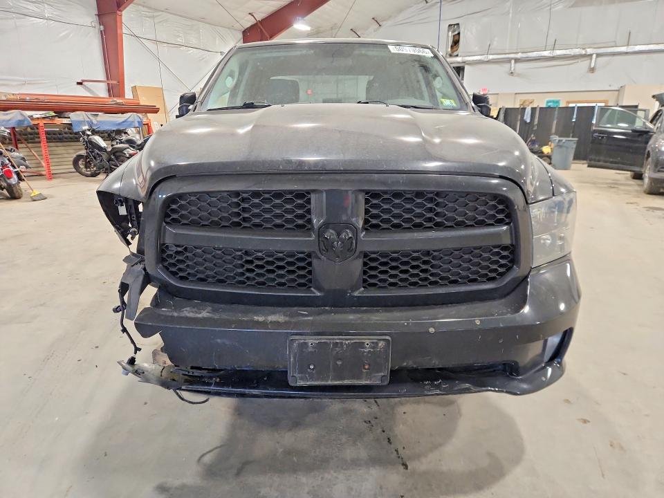 50979566 :رقم المزاد ، 1C6RR7KT5JS284753 vin ، 2018 Ram 1500 مزاد بيع