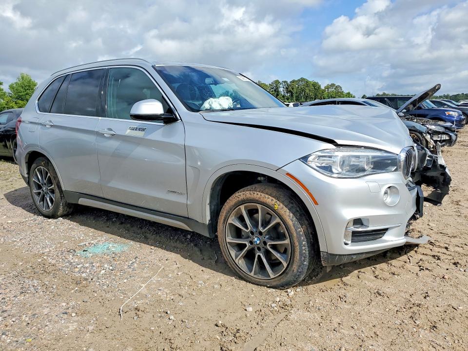 50983136 :رقم المزاد ، 5UXKR2C39H0U23170 vin ، 2017 Bmw X5 مزاد بيع