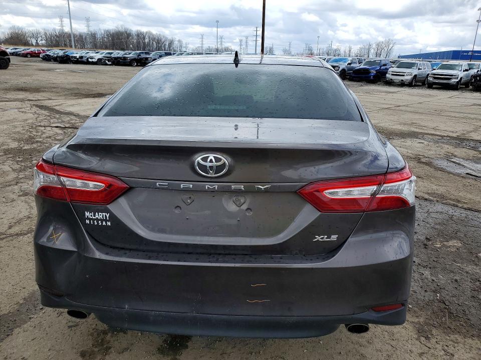 48864606 :رقم المزاد ، 4T1BZ1HK2JU019410 vin ، 2018 Toyota Camry مزاد بيع
